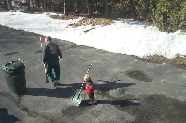 Tim and Pappy Shovelling (02-17-2005 10:33)