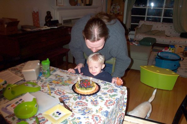 Tim and Cake (03-01-2005 18:29)