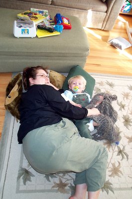 Tim and Mommy Cuddling (03-05-2005 15:04)