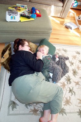 Tim and Mommy Cuddling (03-05-2005 15:04)