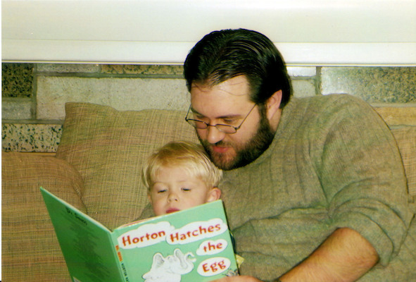 Juj reading 'Horton' to Tim (03-26-2005)