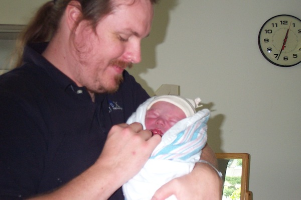 Daddy and baby (06-16-2005 15:01)