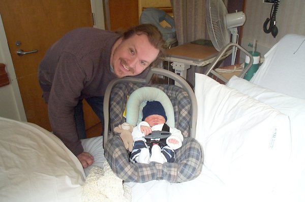 Ben and Nicholas ready to go home (06-18-2005 11:47)