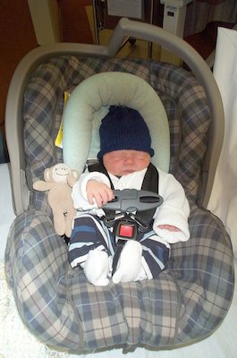 Nicholas ready to go home (06-18-2005 11:47)