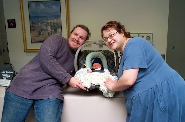 Ben, Nicholas and Christine ready to go home (06-18-2005 11:54)