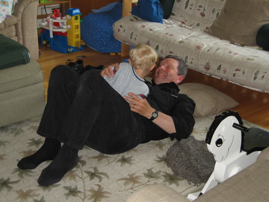 Tim and John roughhousing (06-26-2005 16:55)