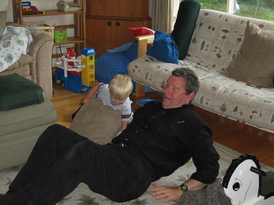 Tim and John roughhousing (06-26-2005 16:55)