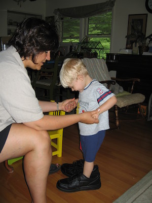 Donna and Tim in John's shoes (06-26-2005 17:10)