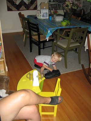 Donna and Tim in John's shoes (06-26-2005 17:11)