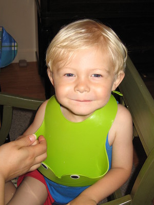 Tim eating (06-30-2005 18:00)