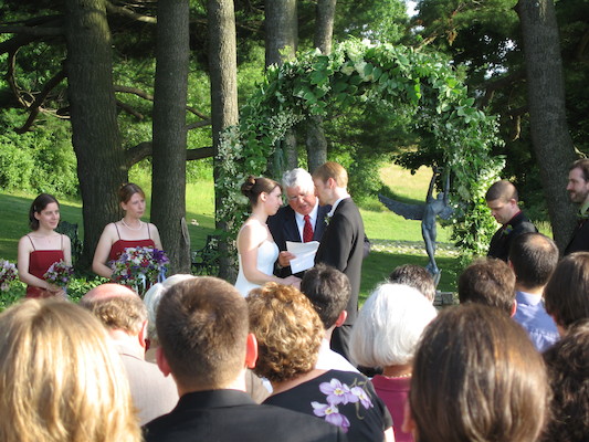 Ryan and Robyn exchanging vows (07-03-2005 19:10)