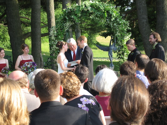 Ryan and Robyn exchanging vows (07-03-2005 19:10)