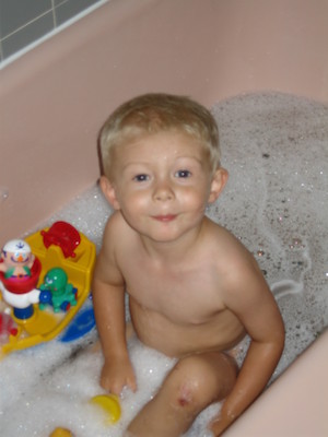 Tim in the Bath (07-26-2005 19:06)