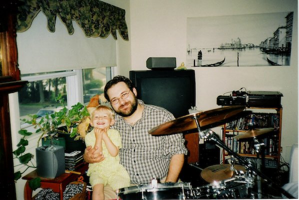 Tim and Juj drummung (08-19-2005 20:05)