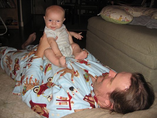 Cole sitting on Ben (10-05-2005 19:54)