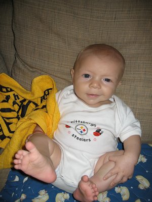 Cole - The littlest Steeler (09-23-2005 13:32)