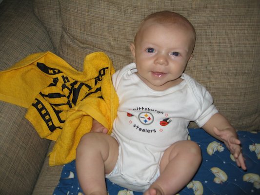 Cole - The littlest Steeler (09-23-2005 13:33)